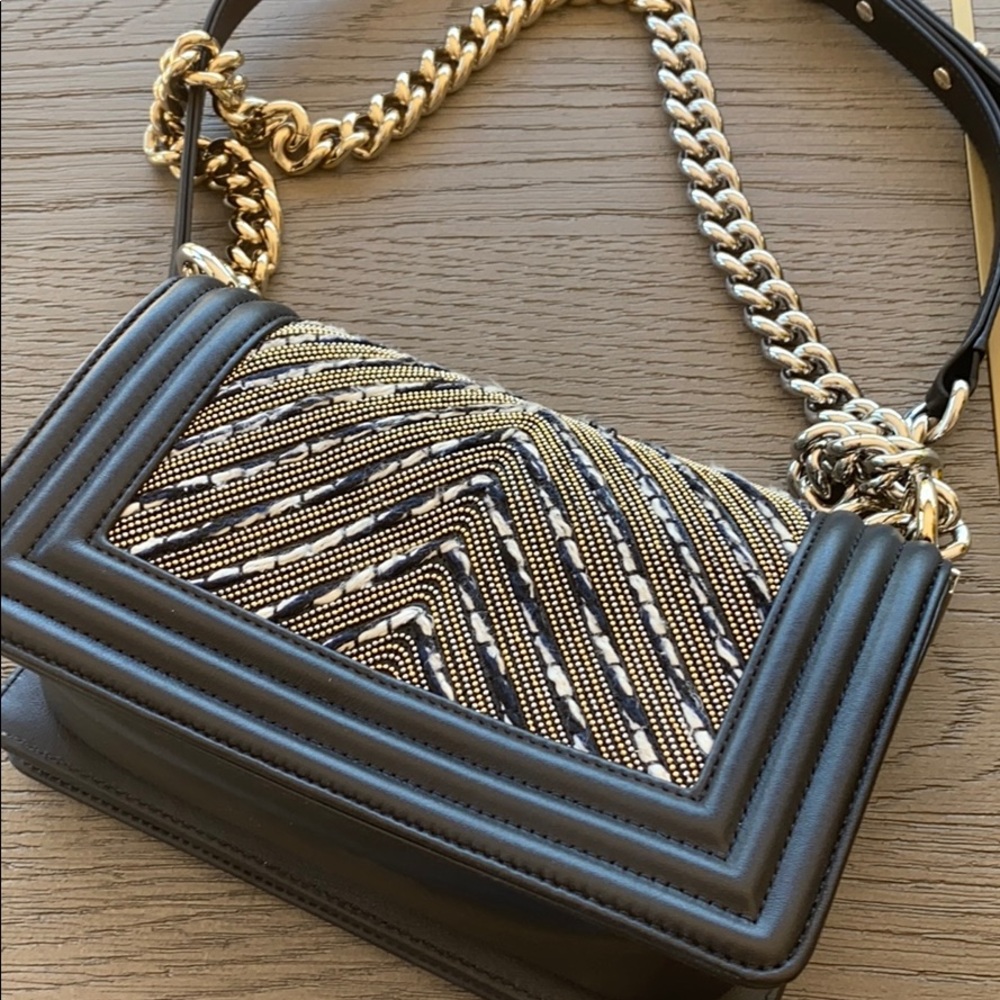 Chanel RARE Boy Bag - Picture 8 of 8